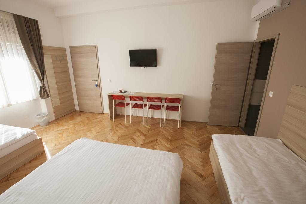 Sweet Dreams Rooms And Apartments Postojna Luaran gambar
