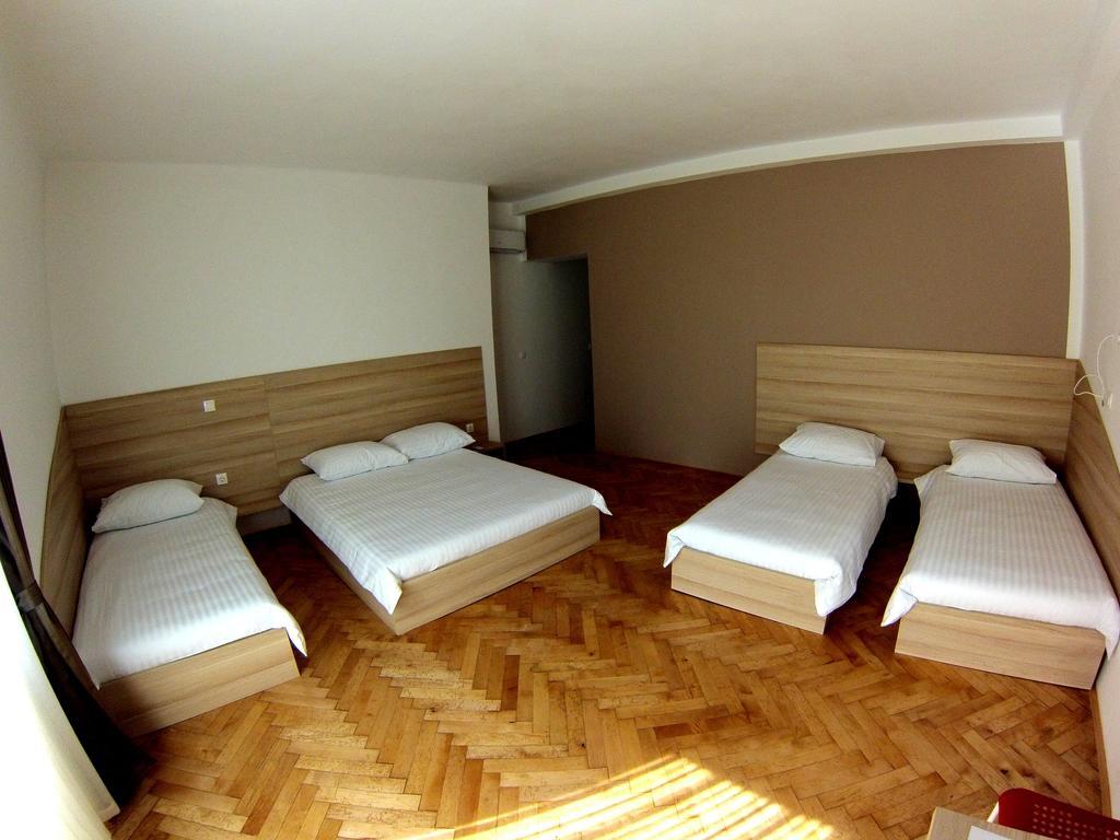 Sweet Dreams Rooms And Apartments Postojna Bilik gambar