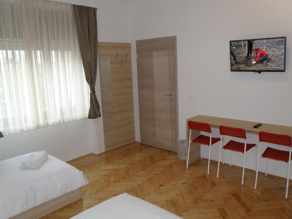 Sweet Dreams Rooms And Apartments Postojna Bilik gambar