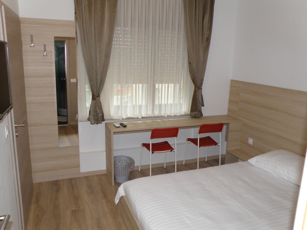 Sweet Dreams Rooms And Apartments Postojna Bilik gambar